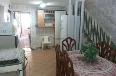 Excelente sobrado com 300m² 04 dormitórios e 03 banheiros
