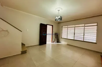 Sobrado para locação na saúde com 02 quartos e 02 vagas de garagem