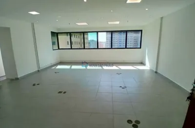 Excelente localização, excelente sala comercial com 60m², 2 banheiros, 1 vaga.