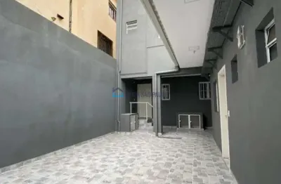 Kitnet à venda, com 1 dormitório e 1 banheiro, na vila monumento