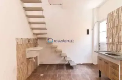 Casa com 2 quartos para alugar na Rua Eugênio Falk, --, Saúde, São Paulo
