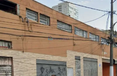 Imóvel comercial com 2 andares| 400 m² de área construída| 2 vagas