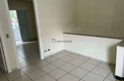 Casa com 2 quartos para alugar na Avenida Lacerda Franco, --, Cambuci, São Paulo