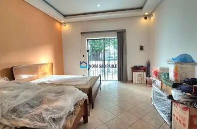 Casa com quintal, 3 dormitórios, 3 vagas próximo ao metrô são judas e  saúde!