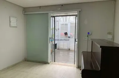 Casa comercial com 6 salas para alugar na Rua Arapuã, --, Vila Guarani, São Paulo