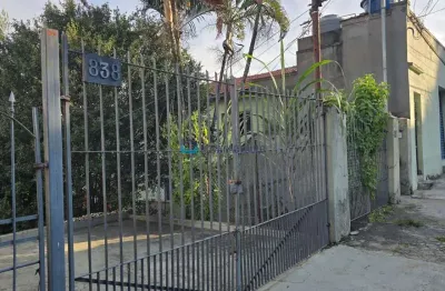 Casa com 2 quartos para alugar na Rua Ibituruna, --, Saúde, São Paulo
