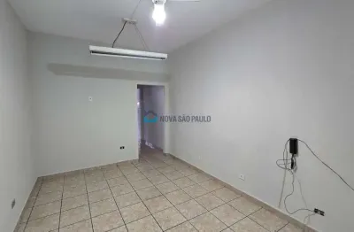 Casa com 2 quartos para alugar na Rua Ibituruna, --, Saúde, São Paulo