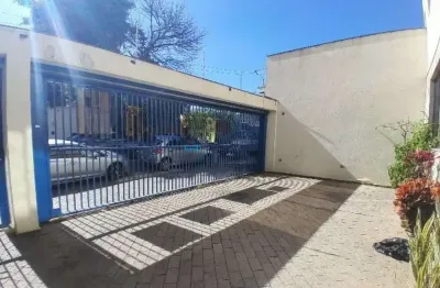 Prédio com 12 salas para alugar na Rua Maquerobi, --, Saúde, São Paulo