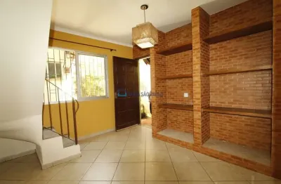 Sobrado com 2 quartos e 1 vaga na vila santa catarina