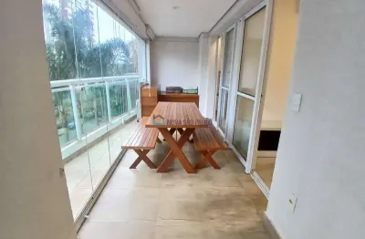 Ótima localização, próximo a av. vereador jose diniz, um garden no primeiro andar
