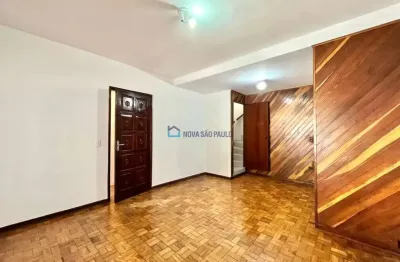 Sobrado para locação na vila campestre com 04 quartos e 02 vagas de garagem