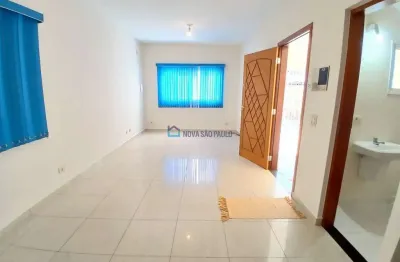 Casa com 2 quartos para alugar na Rua dos Buritis, --, Jardim Oriental, São Paulo