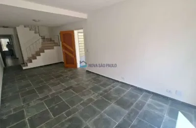 Sobrado para locação na saúde com 3 quartos e 02 vagas de garagem