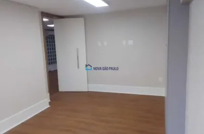 Locação. moema pássaros. conjunto comercial com 156,36m². 8 salas. 4 vagas