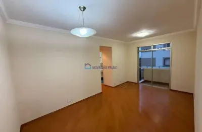 Apartamento com 2 quartos e 2 banheiros , ao lado do metro saúde