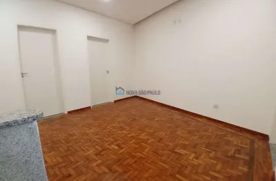 Casa com 2 quartos para alugar na Avenida Jabaquara, --, Mirandópolis, São Paulo