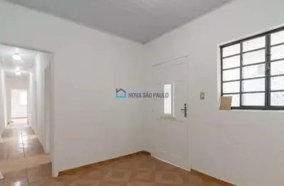 Casa com 3 quartos para alugar na Rua dos Caciques, --, Saúde, São Paulo