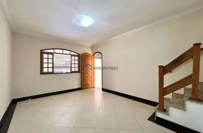 Casa com 3 quartos para alugar na Rua Cornélio Procópio, --, Saúde, São Paulo