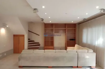 Sobrado com 03 quartos e 04 vagas na região do planalto paulista.