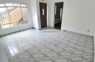 Casa com 2 quartos para alugar na Rua Parnaíba Paoliello, --, Jardim Oriental, São Paulo