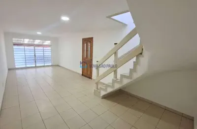 Sobrado para locação na saúde com 3 quartos e 02 vagas de garagem