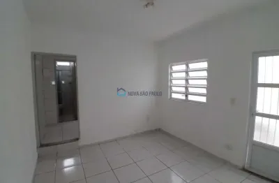 Casa 2 dormitórios para locação em planalto paulista proximo ao metrô saúde