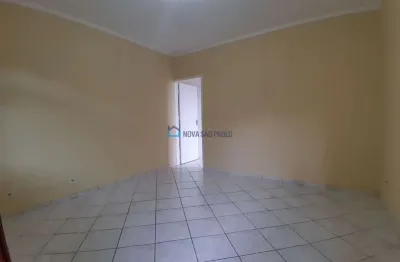 Casa com 3 quartos para alugar na Rua Vale de Amoreira, --, Jardim Miriam, São Paulo