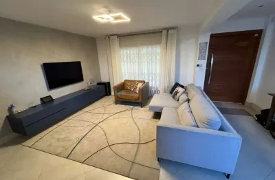 Sobrado para locação com 3 quartos e 2 vagas de garagem no jardim aeroporto!