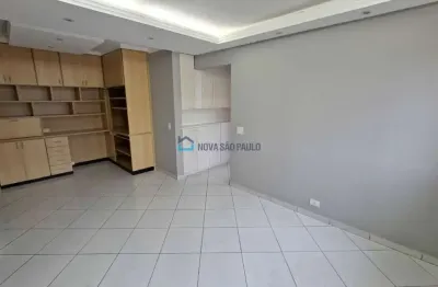 Apartamento com 2 quartos para alugar na Rua Brás Sangiovanni, --, Saúde, São Paulo