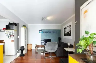 Apartamento mobiliado|2 dormitórios|varanda|1 vaga|vila olímpia