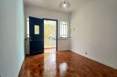 Casa com 2 quartos para alugar na Rua Dom Bernardo Nogueira, --, Vila Gumercindo, São Paulo