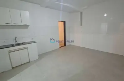 Casa com 1 quarto para alugar na Rua dos Buritis, --, Jardim Oriental, São Paulo