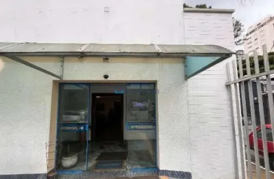 Casa comercial com 11 salas para alugar na Rua Tuim, --, Moema, São Paulo