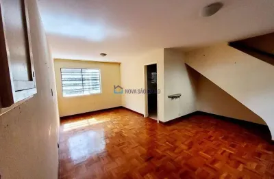 Casa com 3 quartos para alugar na Rua Décio, --, Saúde, São Paulo