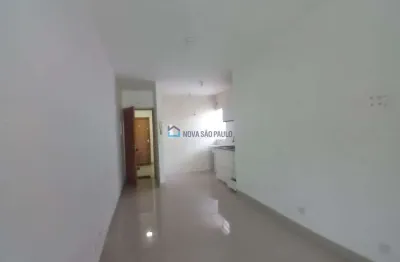 Apartamento para locação na reigão da vila do bosque, com 2 dormitórios e 1 vaga de garagem.