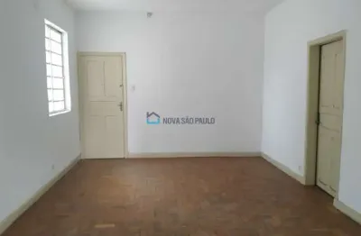 Casa assobradada comercial ou residencial! a 07 minutos a pé do metrô praça da árvore.