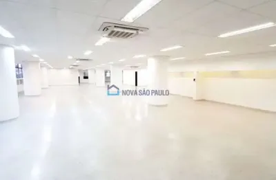 Sobreloja comercial de 925 m² próximo ao metrô república