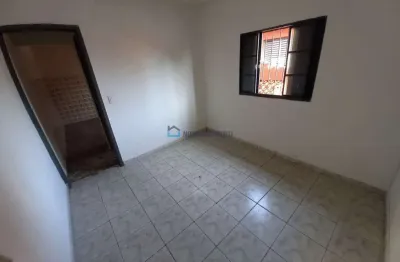 Casa com 1 quarto para alugar na Rua Tiradentes, --, Centro, Diadema