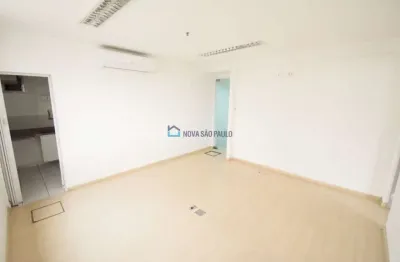 Excelente localização, próximo a estação são judas do metrô