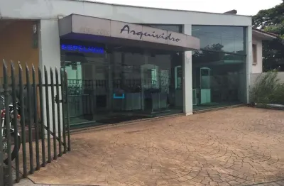 Excelente ponto comercial de esquina, com ampla fachada. indicado para showroom