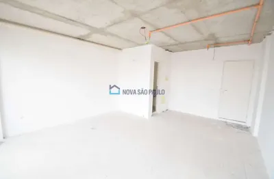 Sala comercial, nova para locação! ao lado do metrô saúde.
