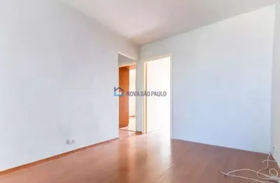 Apartamento de 50m² para alugar com 3 quartos, próximo ao metro saúde