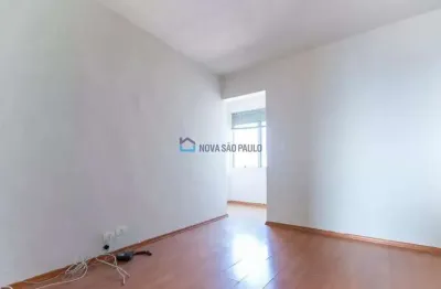 Apartamento de 50m² para alugar com 3 quartos, próximo ao metro saúde