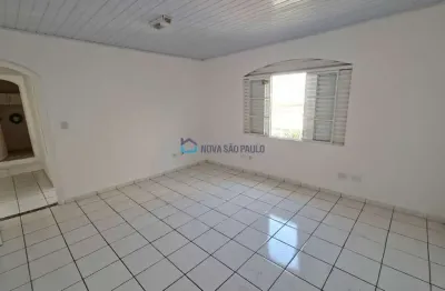 Casa residencial para locação! a 450 metros do metrô saúde!