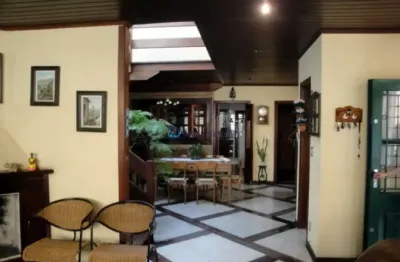 Imponente, amplo e sofisticado sobrado. imperdível!!!