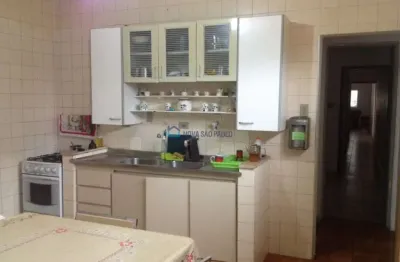 Excelente casa térrea com localização privilegiada, venha conhecer!!!