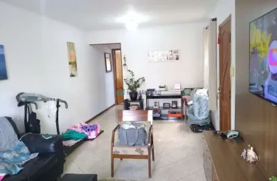 Casa com 4 dormitórios , 2 vagas, quintal com churrasqueira na saude
