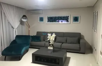 Sobrado impecável ,modernizado de 350 m² perto do shopping plaza sul