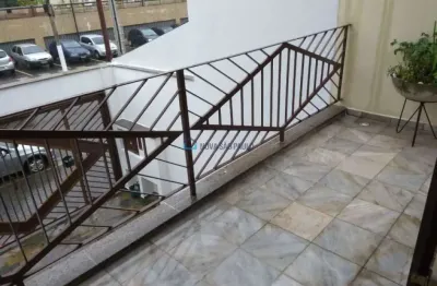 Sobrado 4 dormitórios 200m² área útil, 5 vagas, Bosque da Saude!