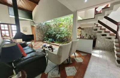 Sobrado a venda na saúde ! rua tranquila, próximo ao shopping plaza sul.